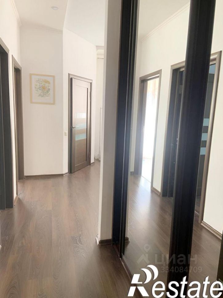 3-комн квартира улица Короленко, 34,  д. 34