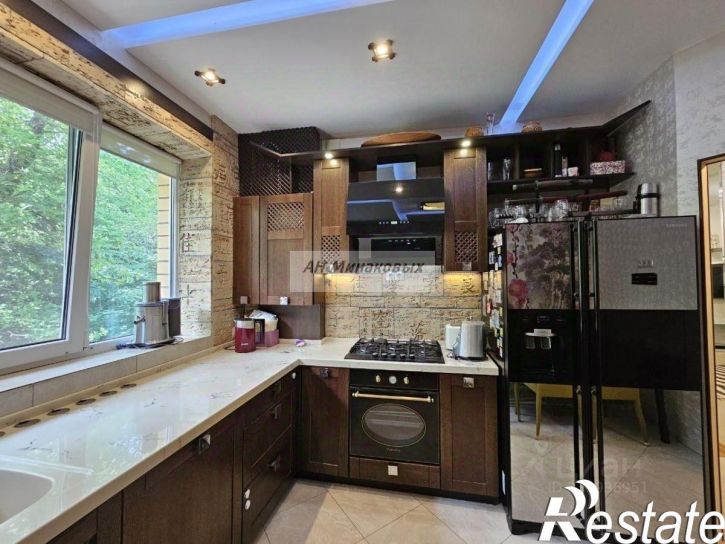 3-комн квартира Багряная улица, 14Л,  д. 14Л