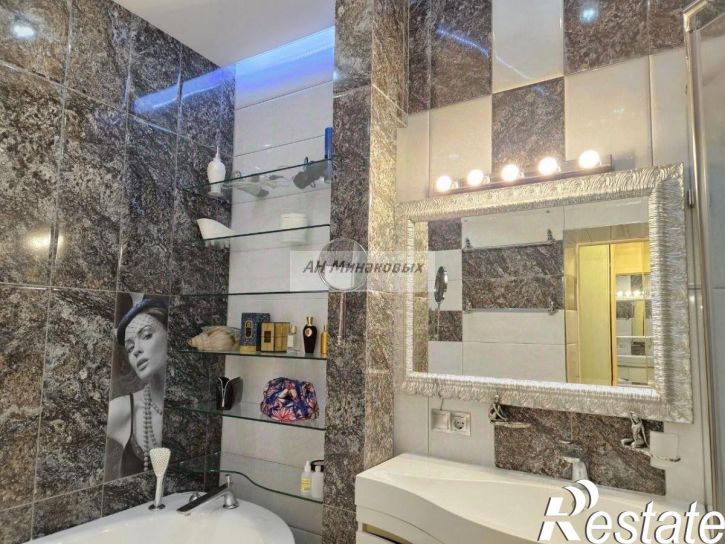 3-комн квартира Багряная улица, 14Л,  д. 14Л