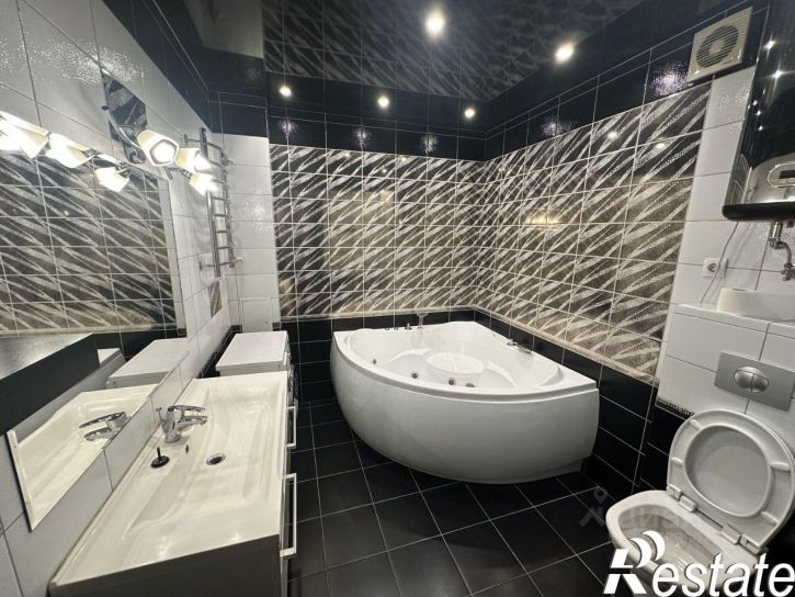 2-комн квартира улица Черняховского, 15А,  д. 15А