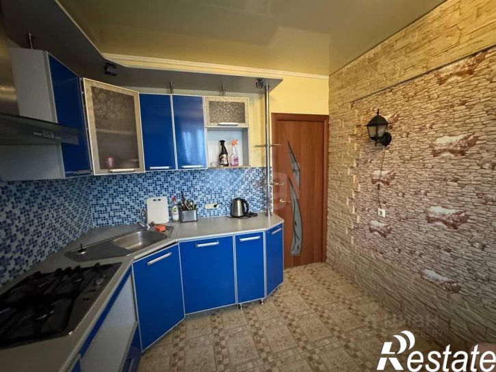 3-комн квартира улица 45-й Стрелковой Дивизии, 223,  д. 223