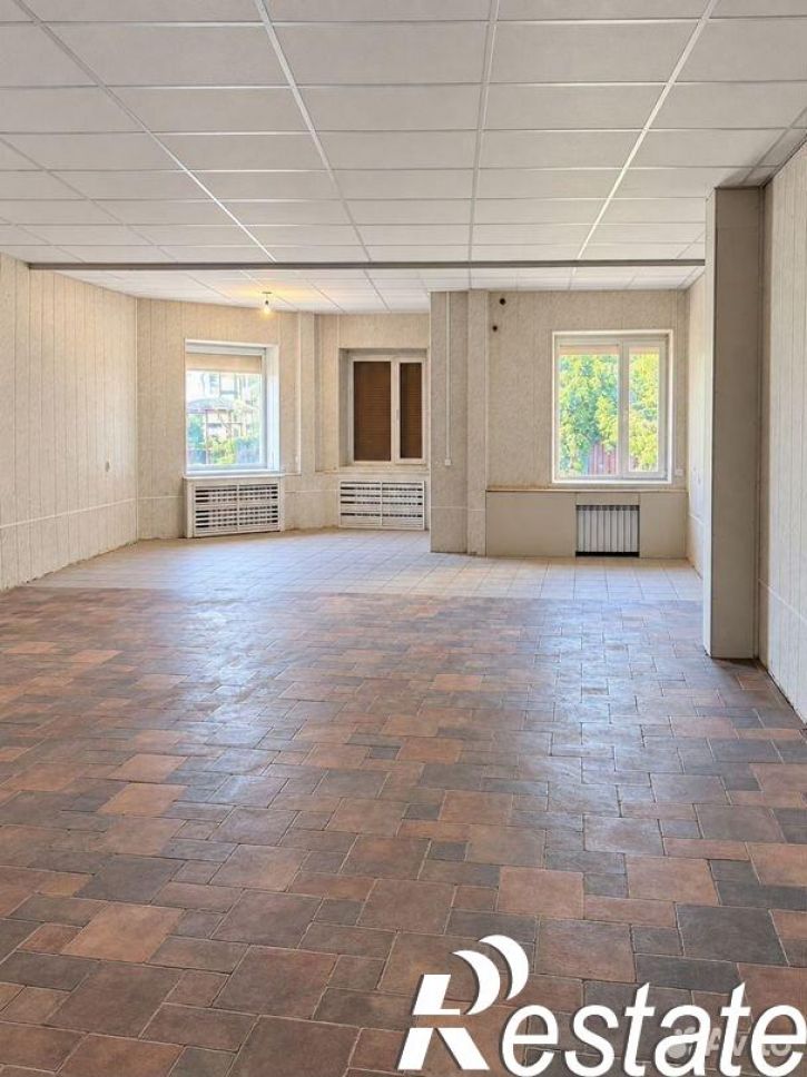 Торговое помещение улица Лётчика Колесниченко, 23,  д. 23