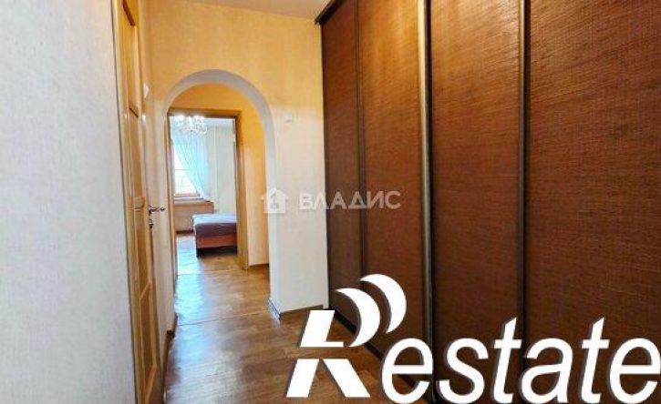 4-комн квартира улица Владимира Невского, 17,  д. 17