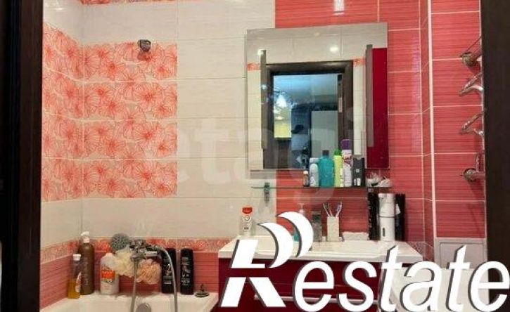 3-комн квартира улица Машиностроителей, 82,  д. 82