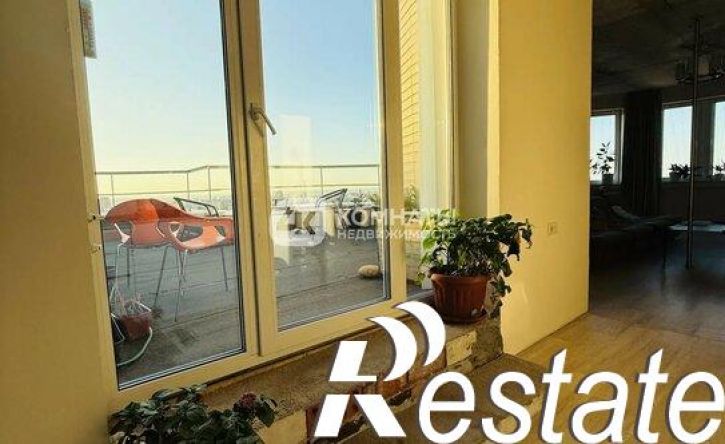 4-комн квартира проспект Патриотов, 1Е,  д. 1Е