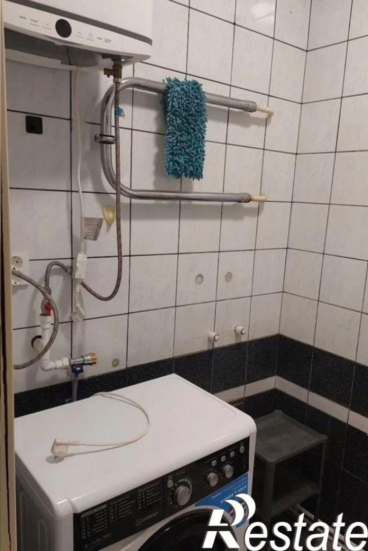 2-комн квартира Летчика Замкина ул, 38