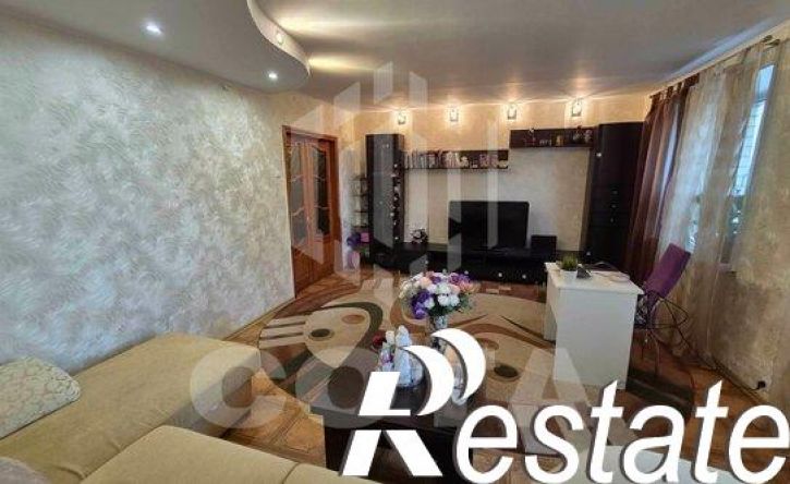 3-комн квартира улица Хользунова, 10Б,  д. 10Б