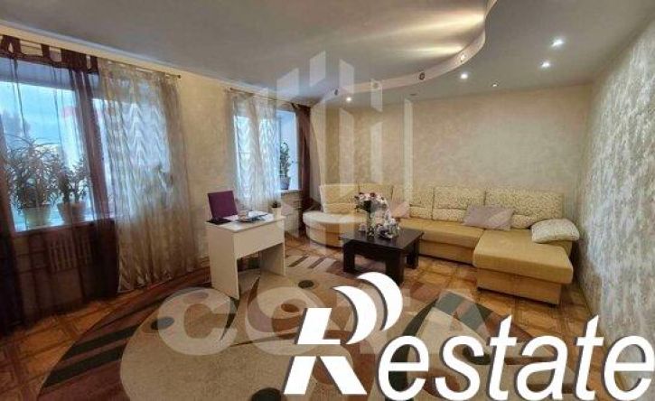 3-комн квартира улица Хользунова, 10Б,  д. 10Б