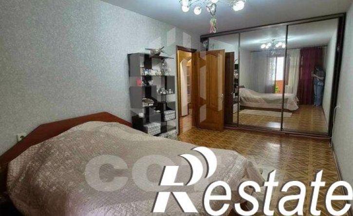 3-комн квартира улица Хользунова, 10Б,  д. 10Б