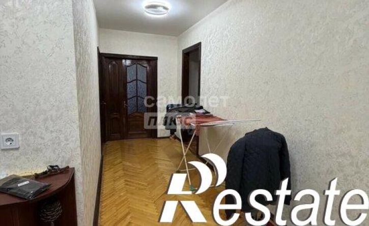4-комн квартира улица Хользунова, 96,  д. 96