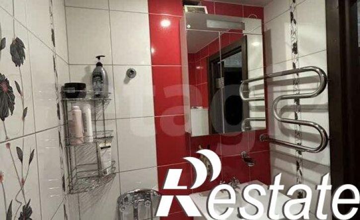 3-комн квартира улица Красных Зорь, 54,  д. 54