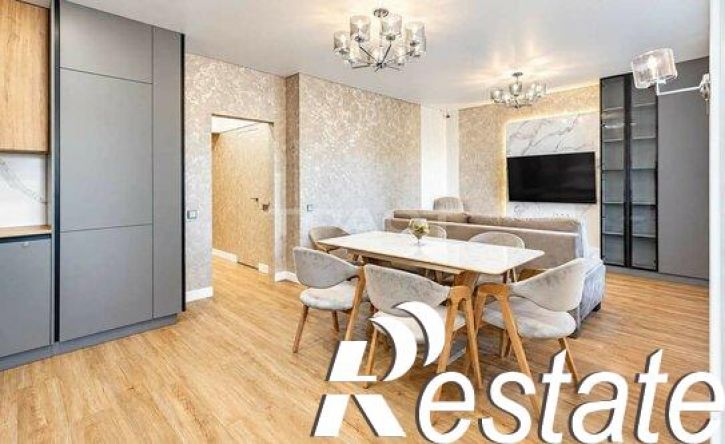 4-комн квартира улица Хользунова, 38/8,  д. 38/8