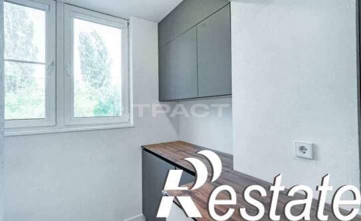 4-комн квартира улица Хользунова, 38/8,  д. 38/8