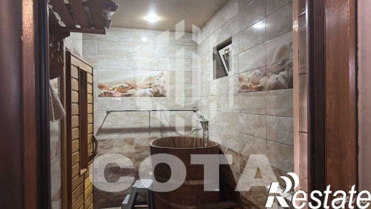 Отдельное здание улица Остужева, 154Б,  д. 154Б