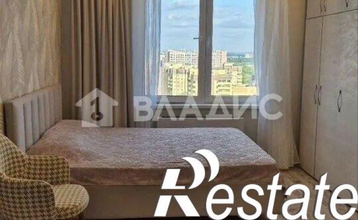 3-комн квартира улица Загоровского, 1,  д. 1