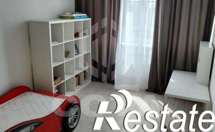 4-комн квартира улица Лётчика Колесниченко, 3,  д. 3