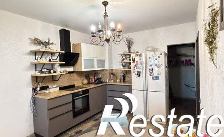 3-комн квартира улица 9 Января, 32,  д. 32