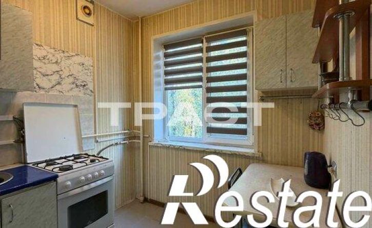 2-комн квартира улица Старых Большевиков, 102,  д. 102