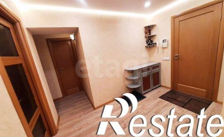 3-комн квартира Средне-Московская улица, 27,  д. 27