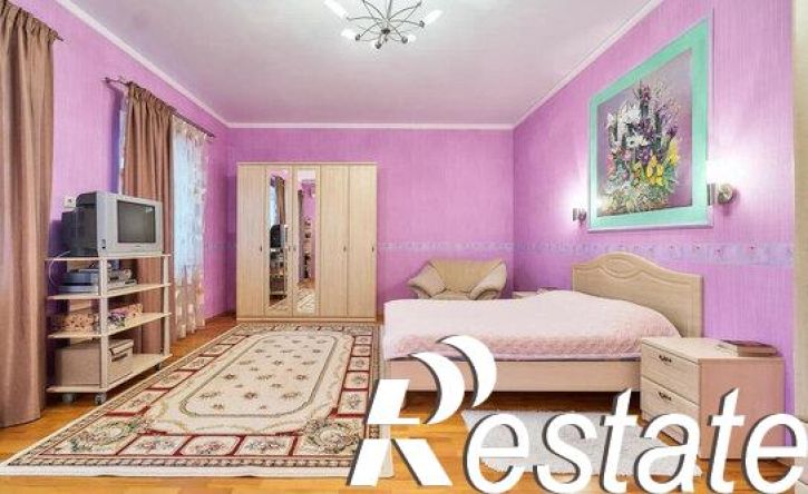 3-комн квартира улица Лётчика Замкина, 10,  д. 10
